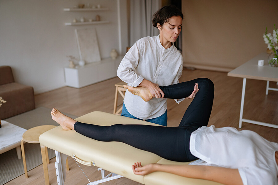 knieschmerzen-fitnesskaiser-physiotharapie-physiotherapeutische-massage